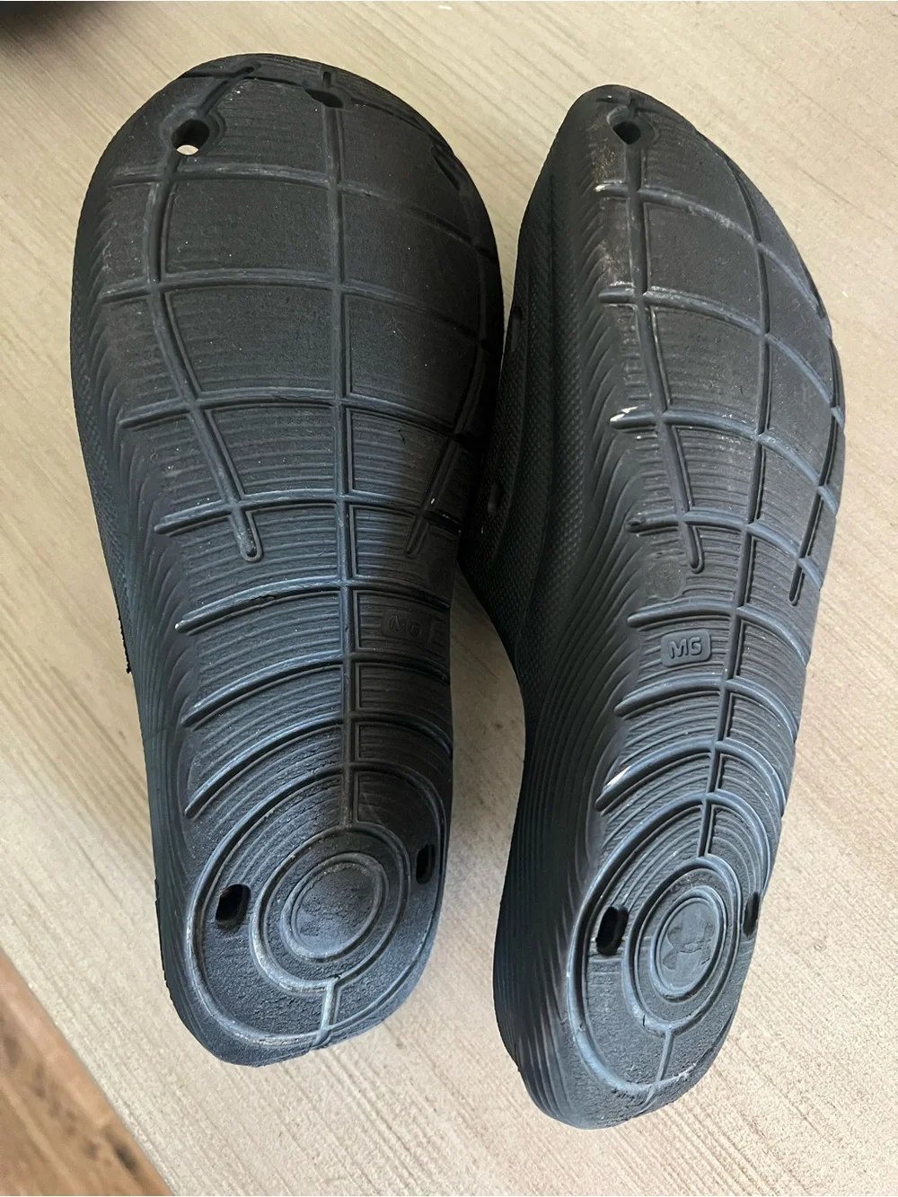 Under Armour men slip